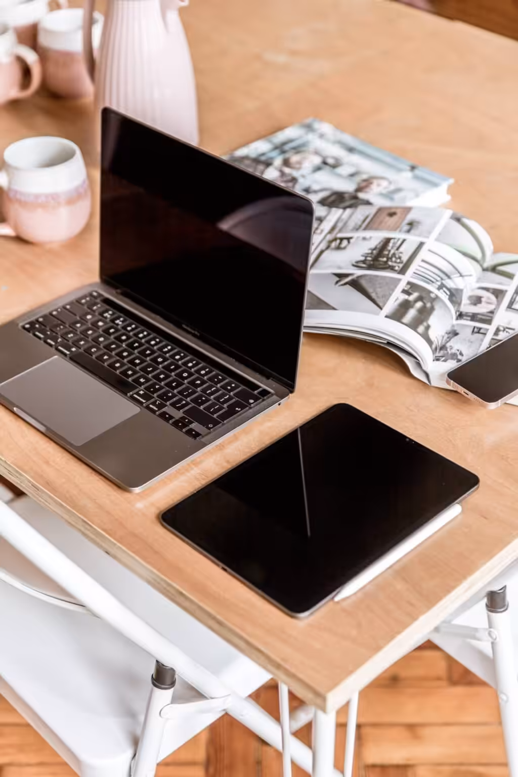 laptop-ipad-0620-studio-cotton