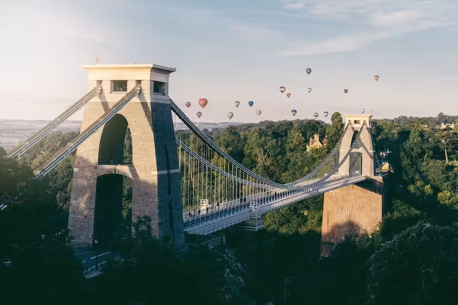 Clifton Suspension Bridge and hot air balloons 