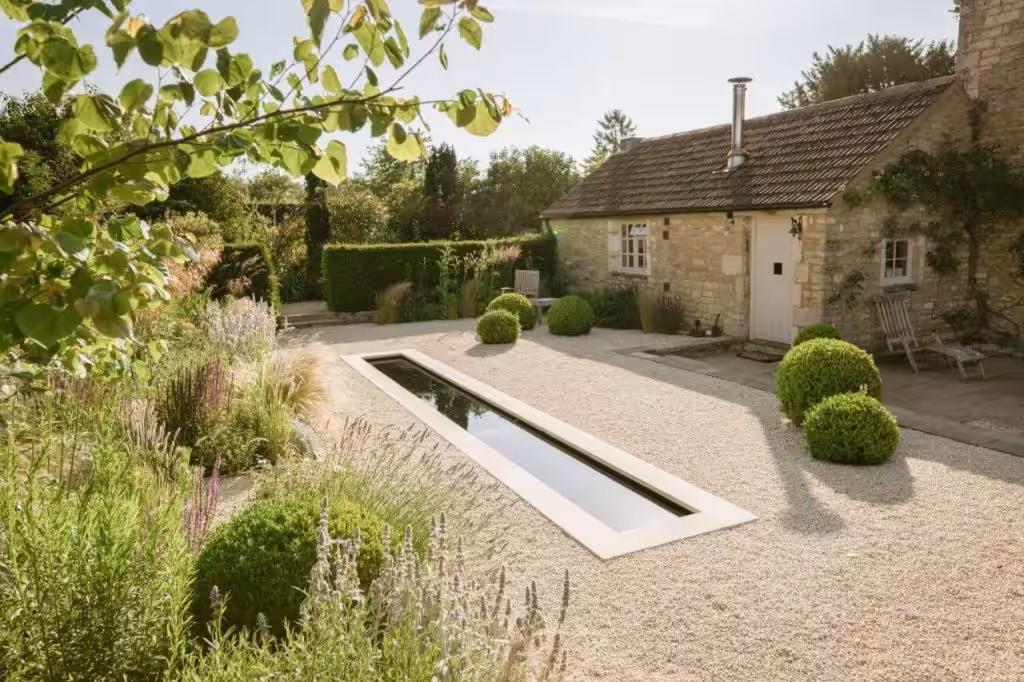Artisan Landscapes Wiltshire gravel rill garden