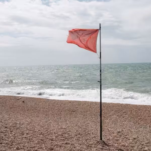 red-flag-listicle-topics-studio-cotton
