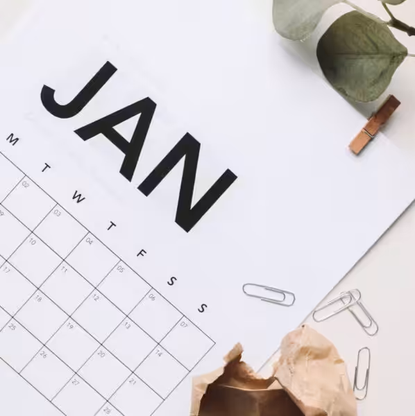 calendar-maddi-bazzocco-unsplash