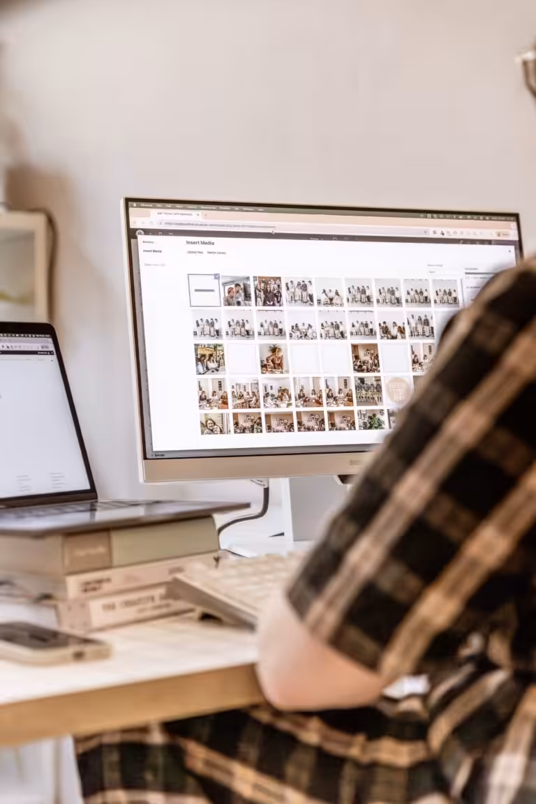 desk-working-studio-cotton-0326-177